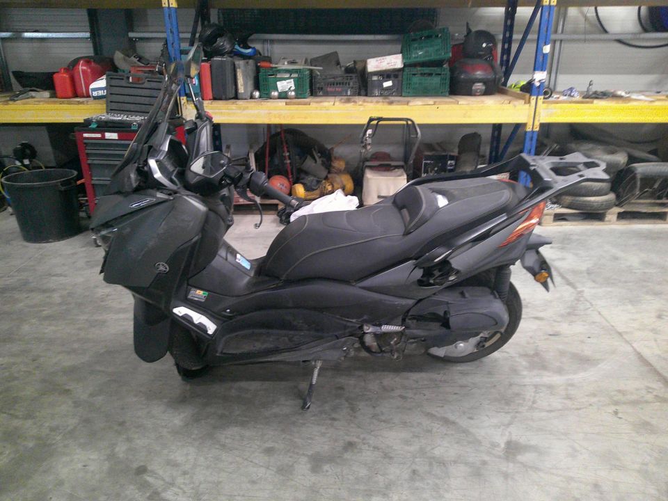 YAMAHA X-MAX 125 4