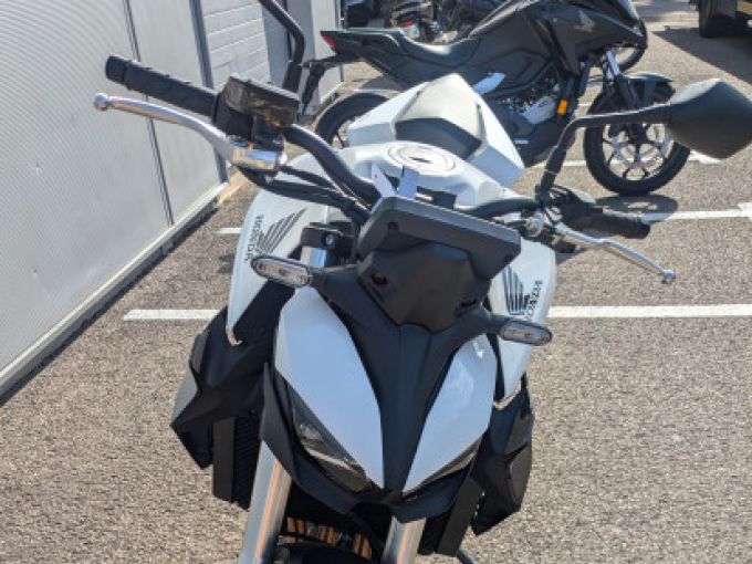 HONDA CB1000 Hornet 4