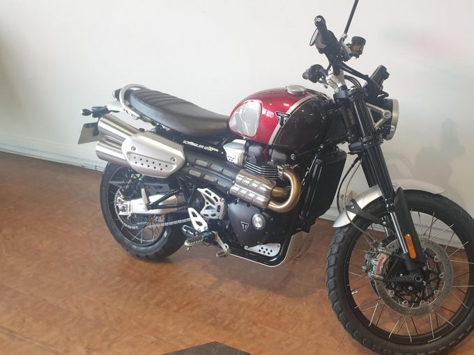 TRIUMPH SCRAMBLER 1200 XC 4