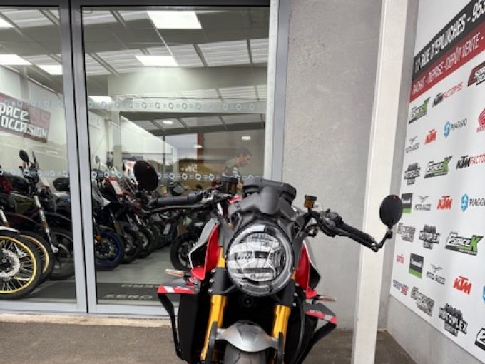 MV AGUSTA BRUTALE 1000 RR 4