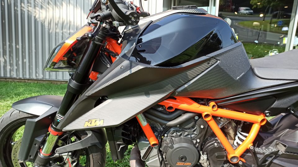 KTM 1290 SUPER DUKE R 4