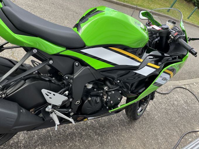 KAWASAKI ZX6R 4