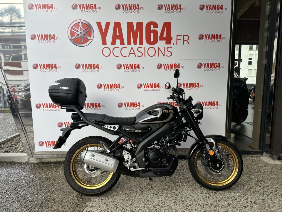 YAMAHA XSR 125 Legacy 4