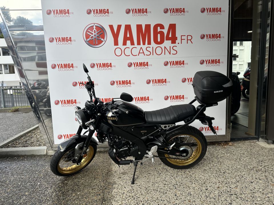 YAMAHA XSR 125 Legacy 4