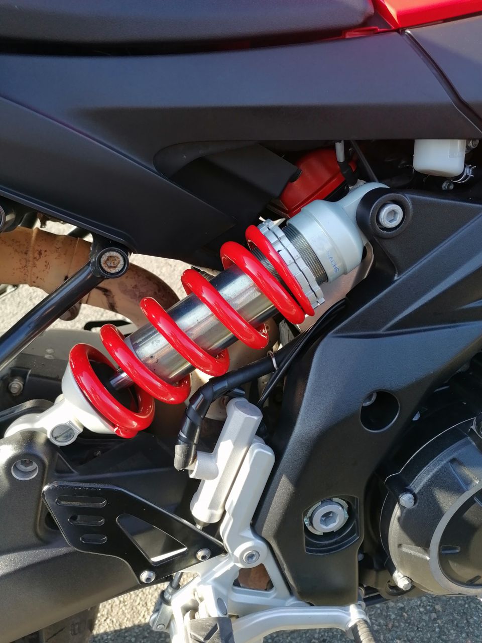 APRILIA SHIVER 900 4