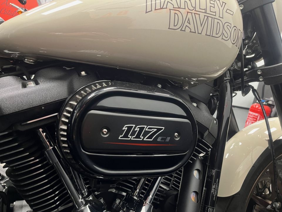 HARLEY-DAVIDSON SOFTAIL LOW RIDER 1923 S 4