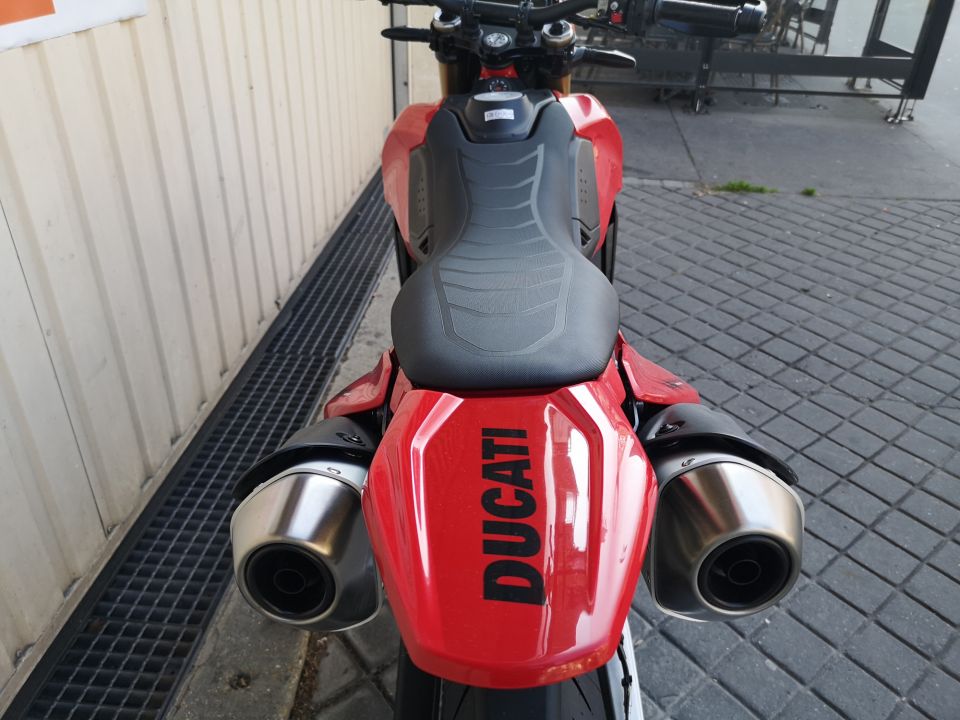 DUCATI HYPERMOTARD 4