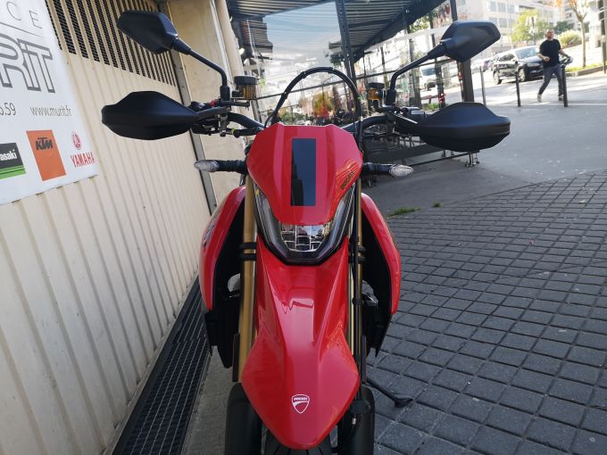 DUCATI HYPERMOTARD 4
