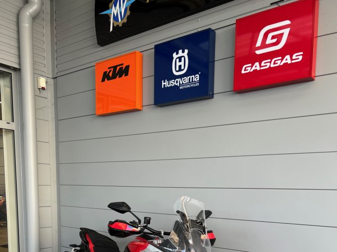 MV AGUSTA ENDURO VELOCE 4