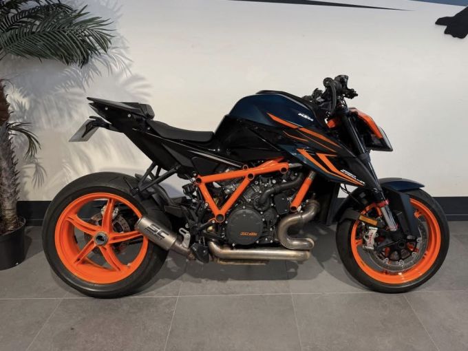KTM 1290 SUPER DUKE R 4