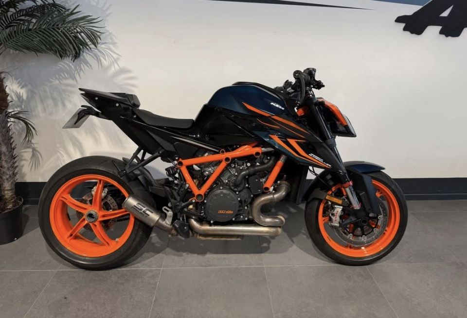 KTM 1290 SUPER DUKE R 4