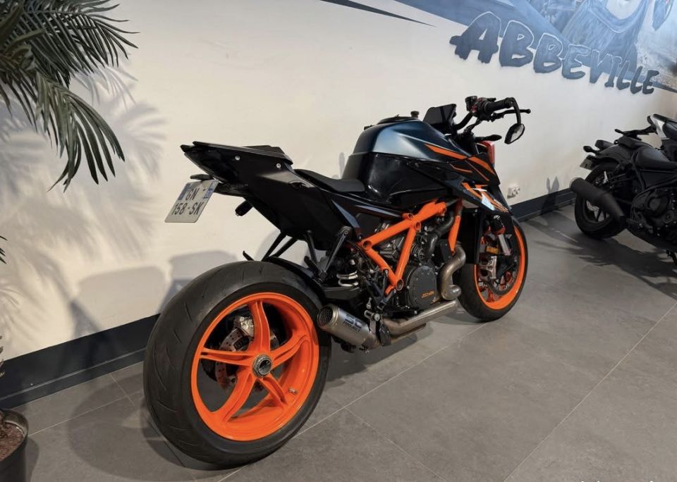 KTM 1290 SUPER DUKE R 4