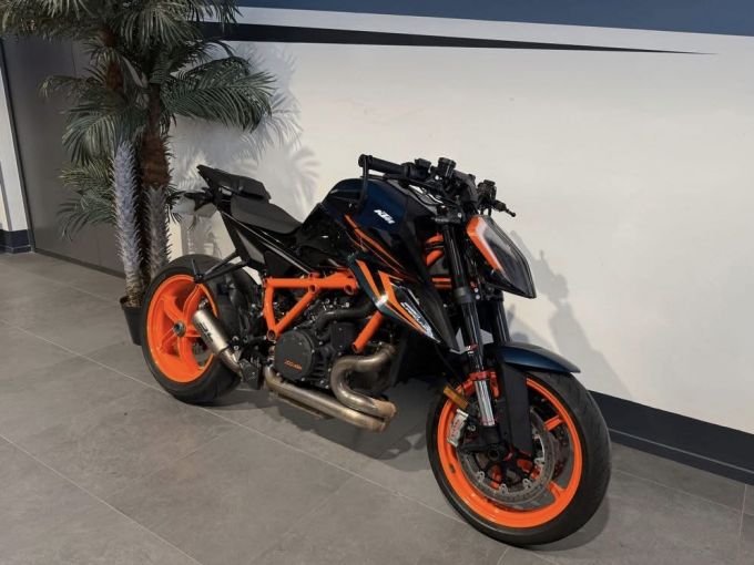 KTM 1290 SUPER DUKE R 4