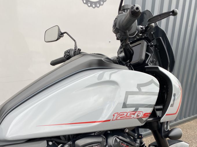 HARLEY-DAVIDSON ADVENTURE PAN AMERICA 1250 ST 4