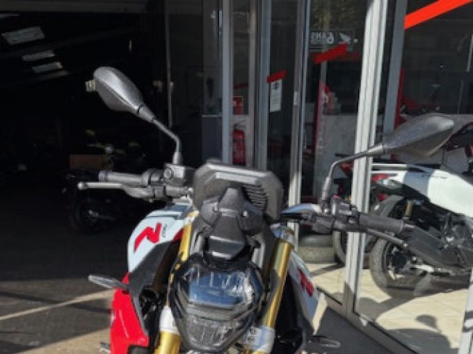 BMW F900R 4