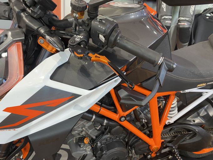 KTM 1290 SUPER DUKE R 4
