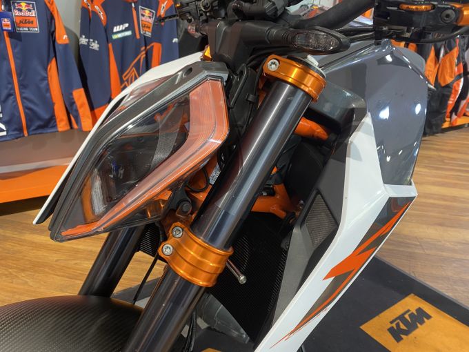 KTM 1290 SUPER DUKE R 4