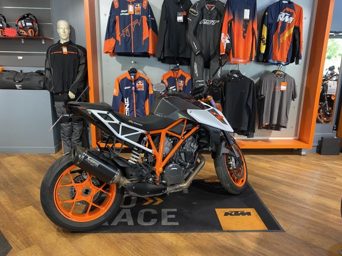 KTM 1290 SUPER DUKE R 4