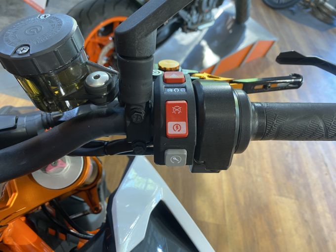 KTM 1290 SUPER DUKE R 4
