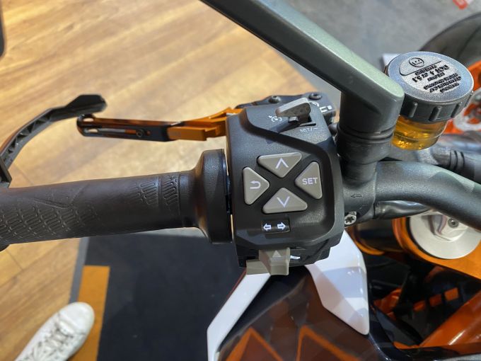KTM 1290 SUPER DUKE R 4