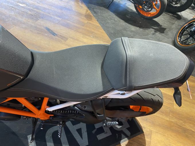 KTM 1290 SUPER DUKE R 4