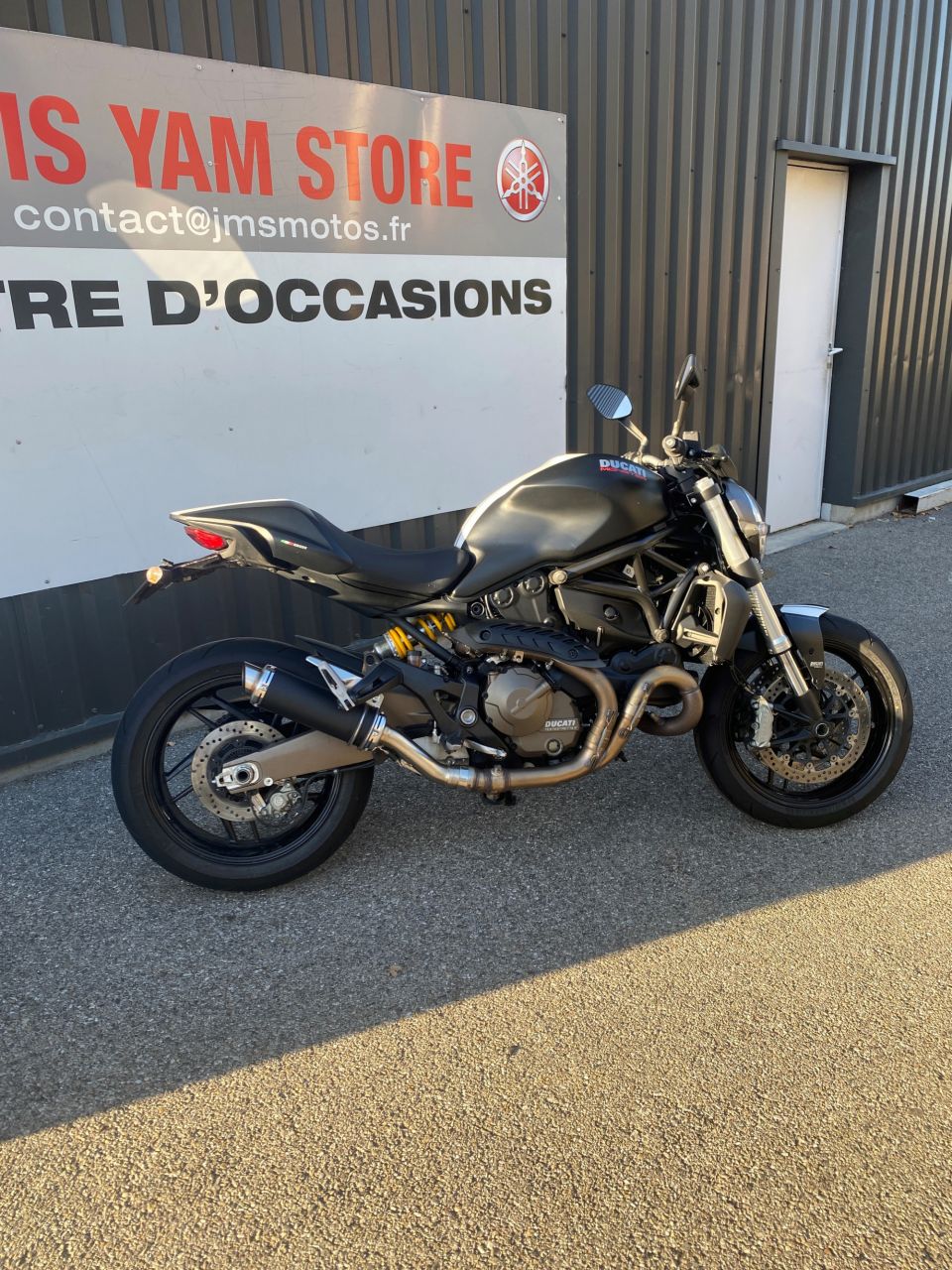 DUCATI MONSTER 821 4