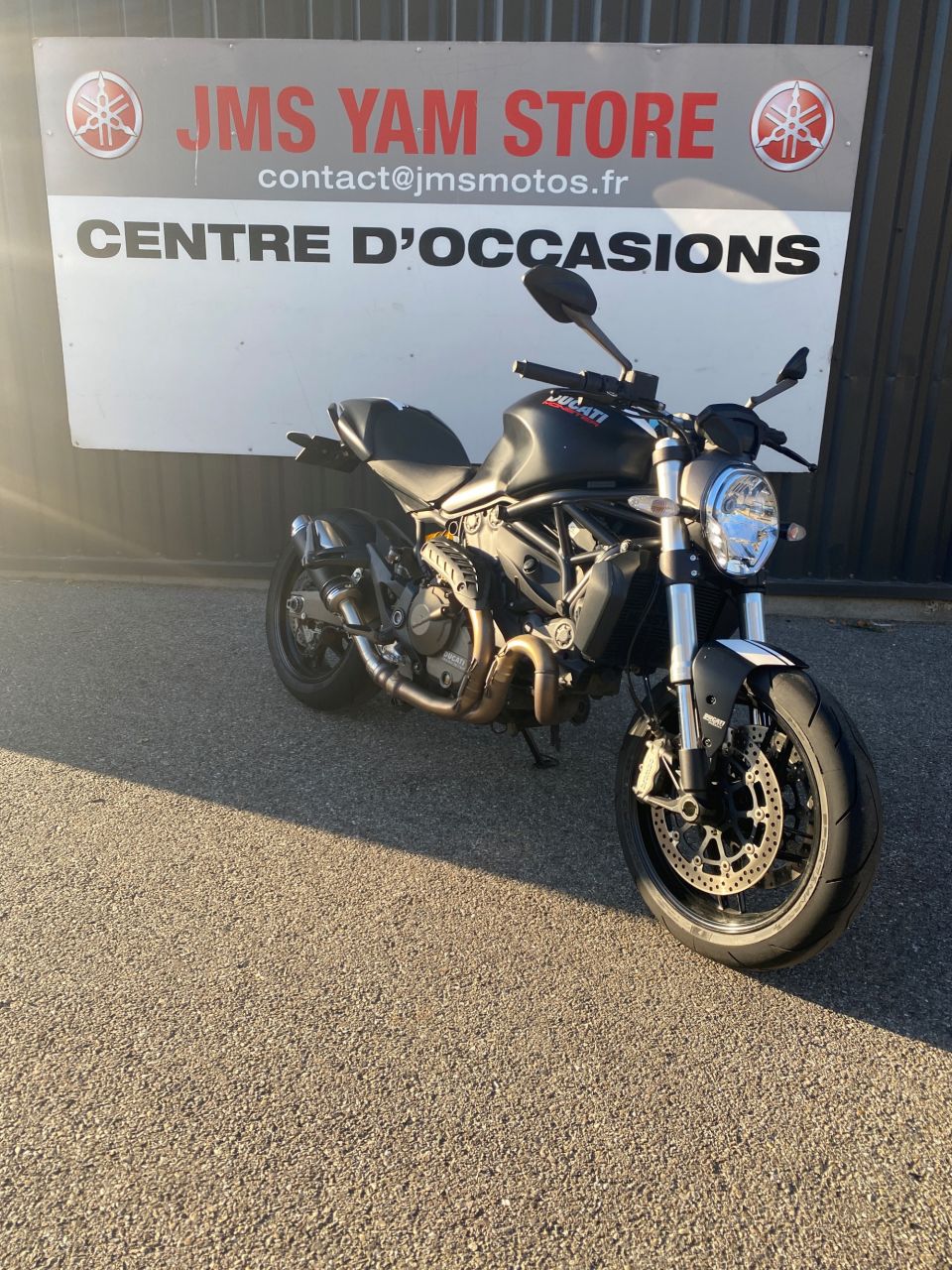 DUCATI MONSTER 821 4