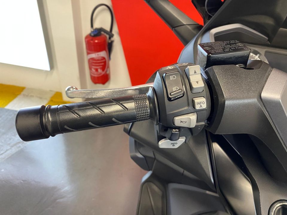 HONDA NSS FORZA 125 4