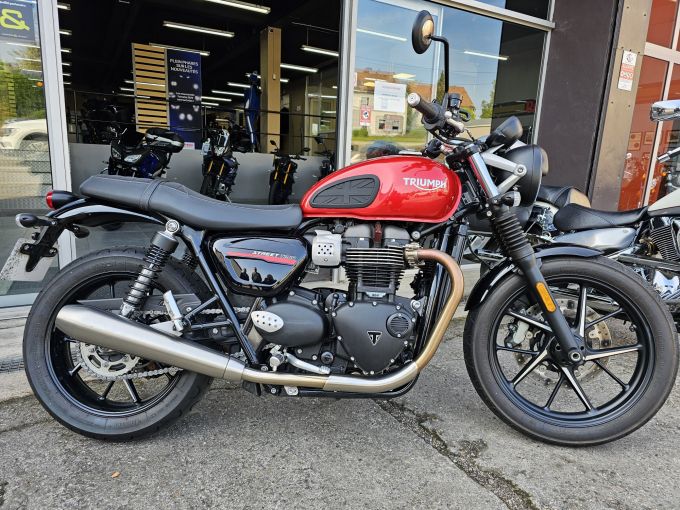 TRIUMPH STREET TWIN  900 4