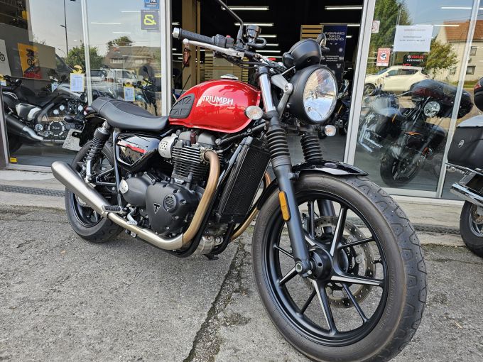 TRIUMPH STREET TWIN  900 4