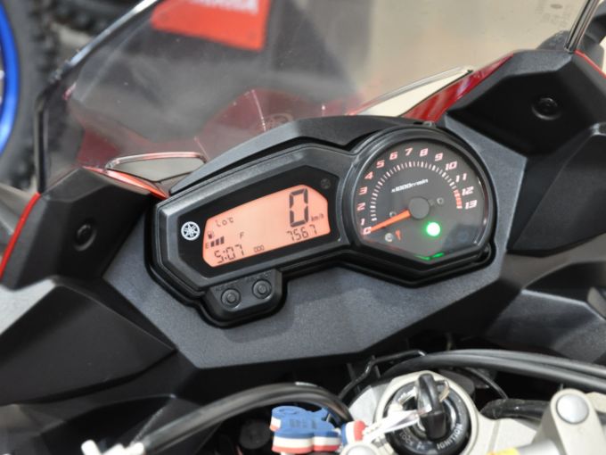 YAMAHA XJ6 diversion 4