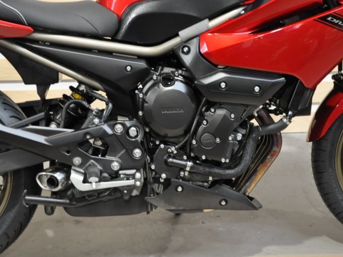 YAMAHA XJ6 diversion 4