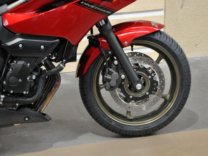 YAMAHA XJ6 diversion 4