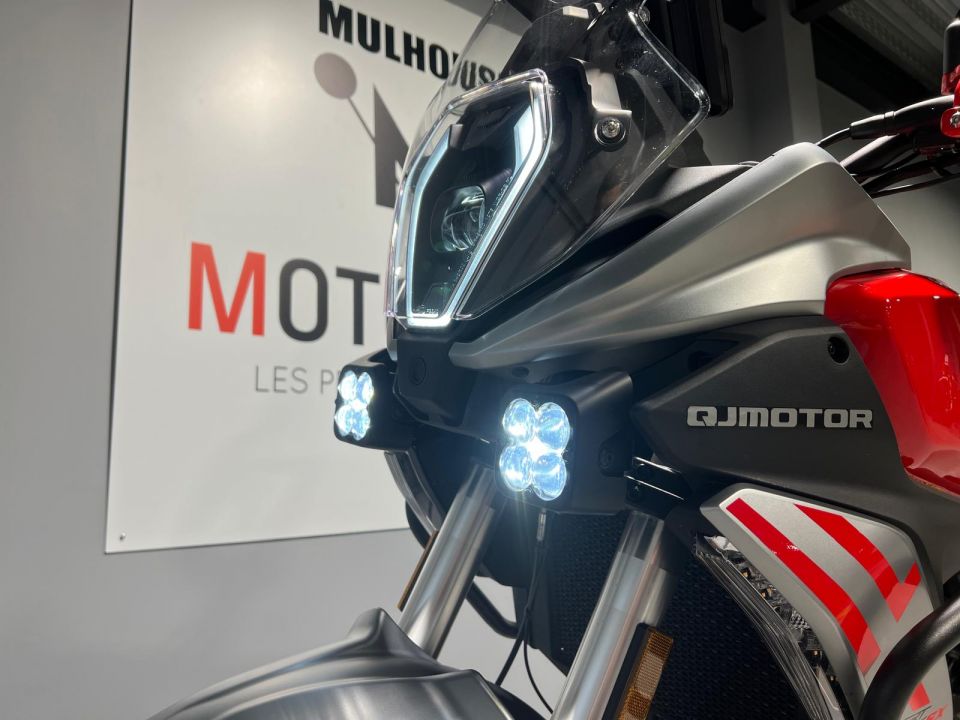 QJ MOTOR SRT 600 SX 4