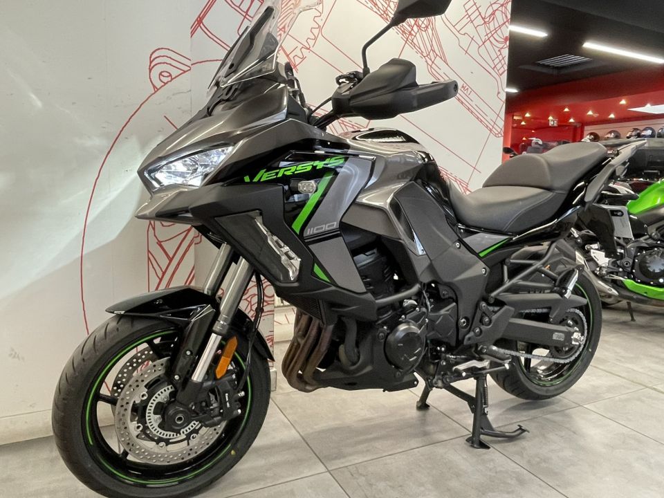 KAWASAKI VERSYS 1100 SE 4