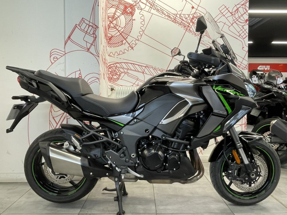 KAWASAKI VERSYS 1100 SE 4