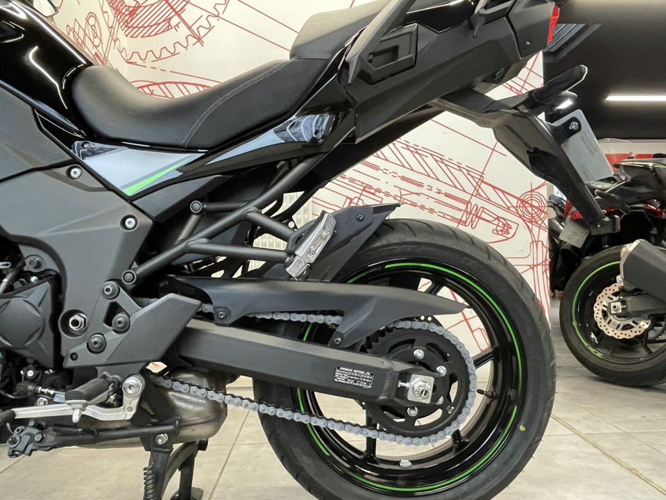 KAWASAKI VERSYS 1100 SE 4