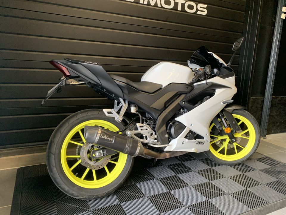 YAMAHA YZF-R 125 4