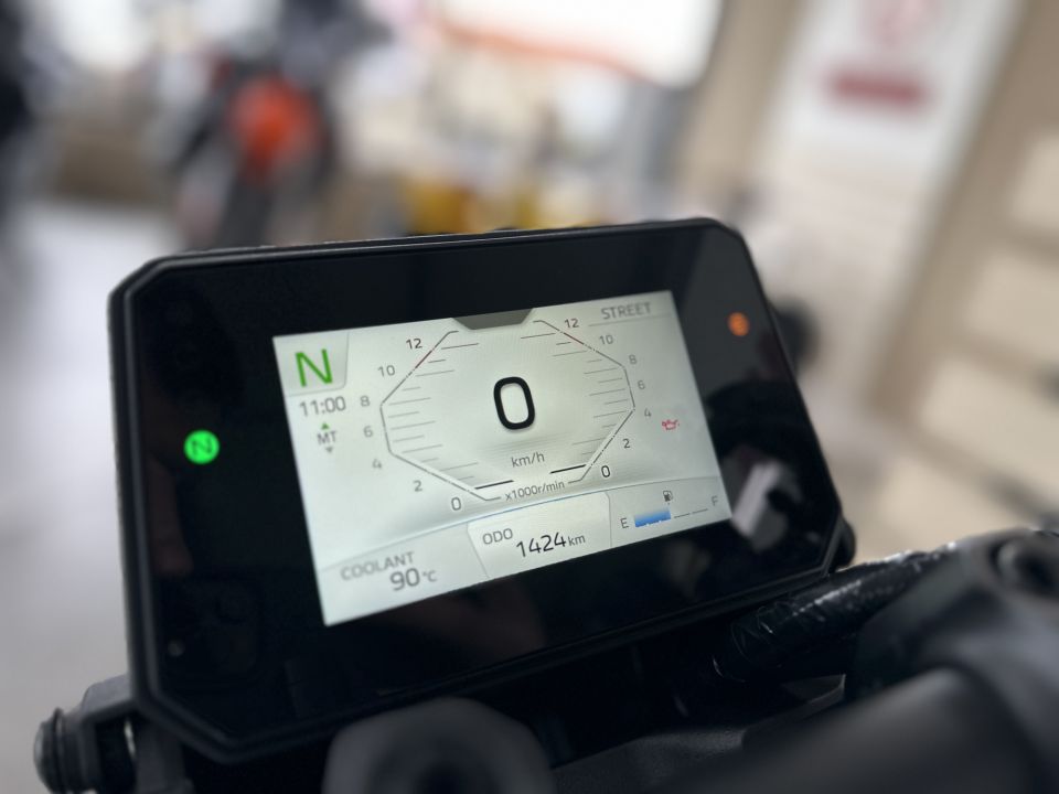 YAMAHA MT-09 Y-AMT 4