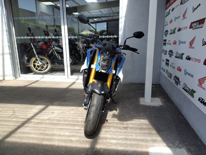 SUZUKI GSX-S 1000 4