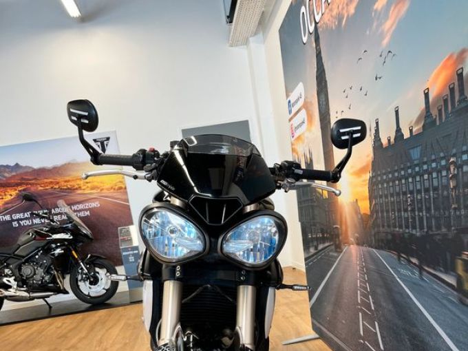 TRIUMPH SPEED TRIPLE 1050 S  4
