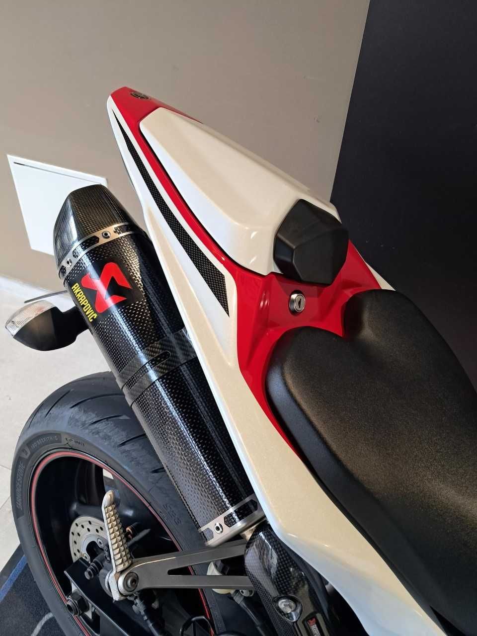 YAMAHA YZF 1000 R1 4