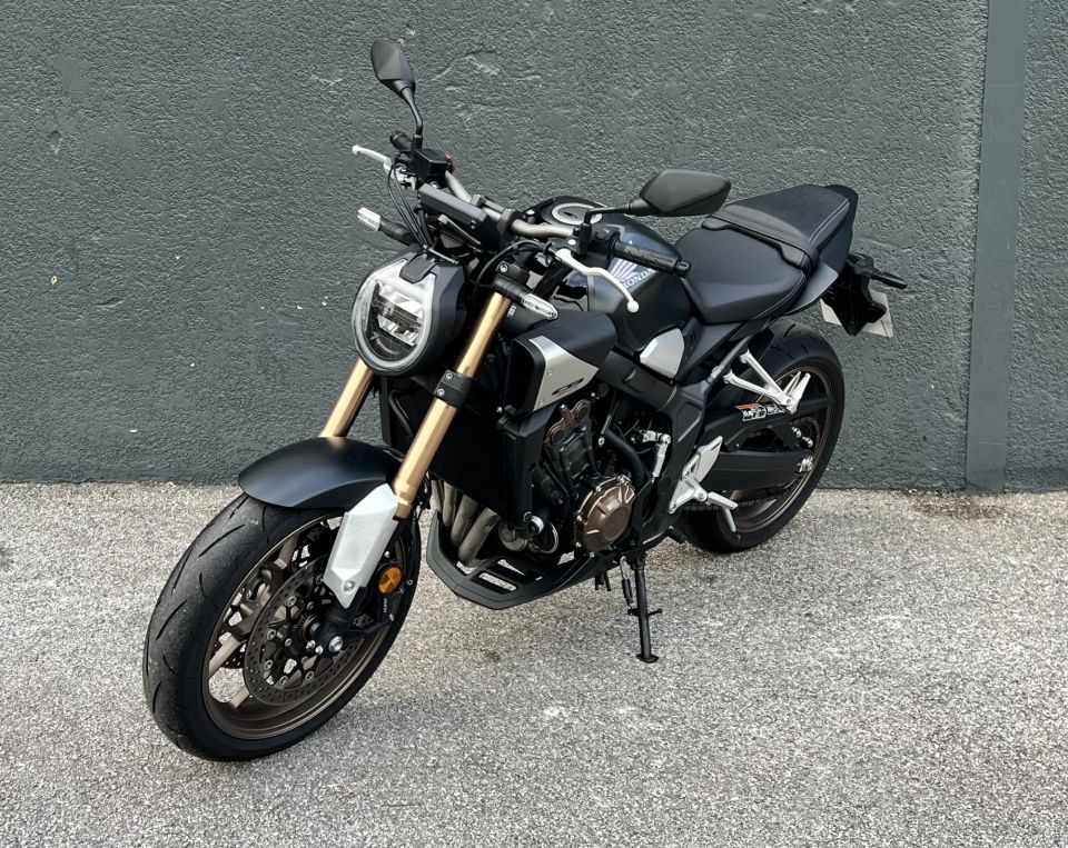 HONDA CB 650 R e-Clutch 4