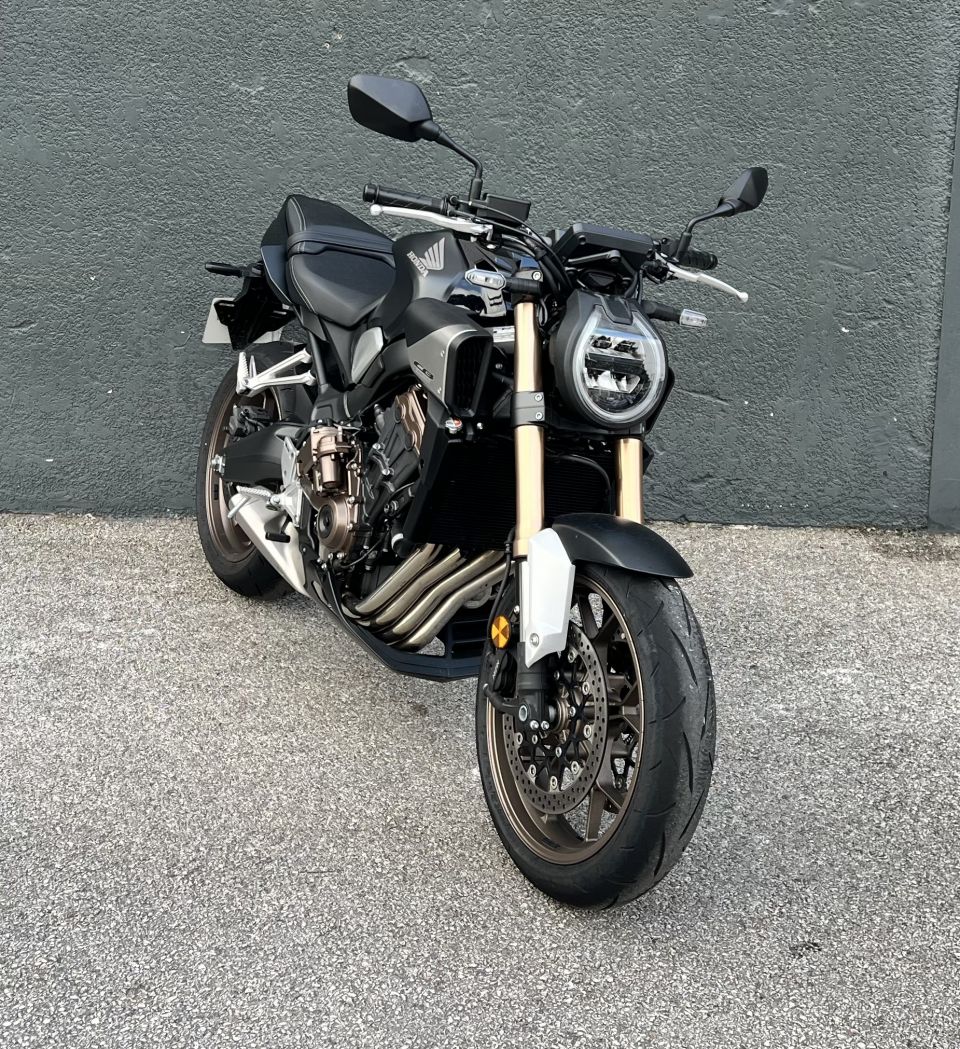 HONDA CB 650 R e-Clutch 4