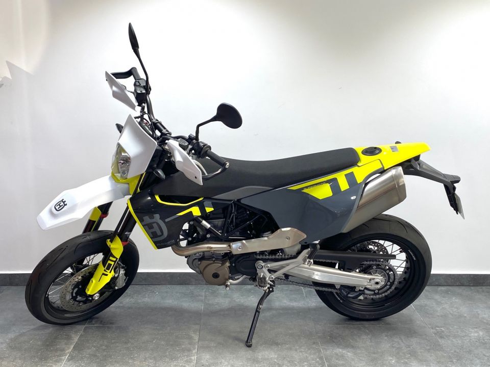HUSQVARNA 701 SUPERMOTO 4