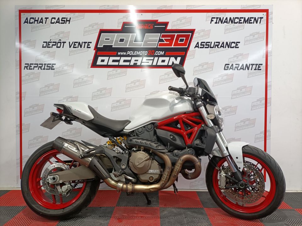 DUCATI MONSTER 821 4