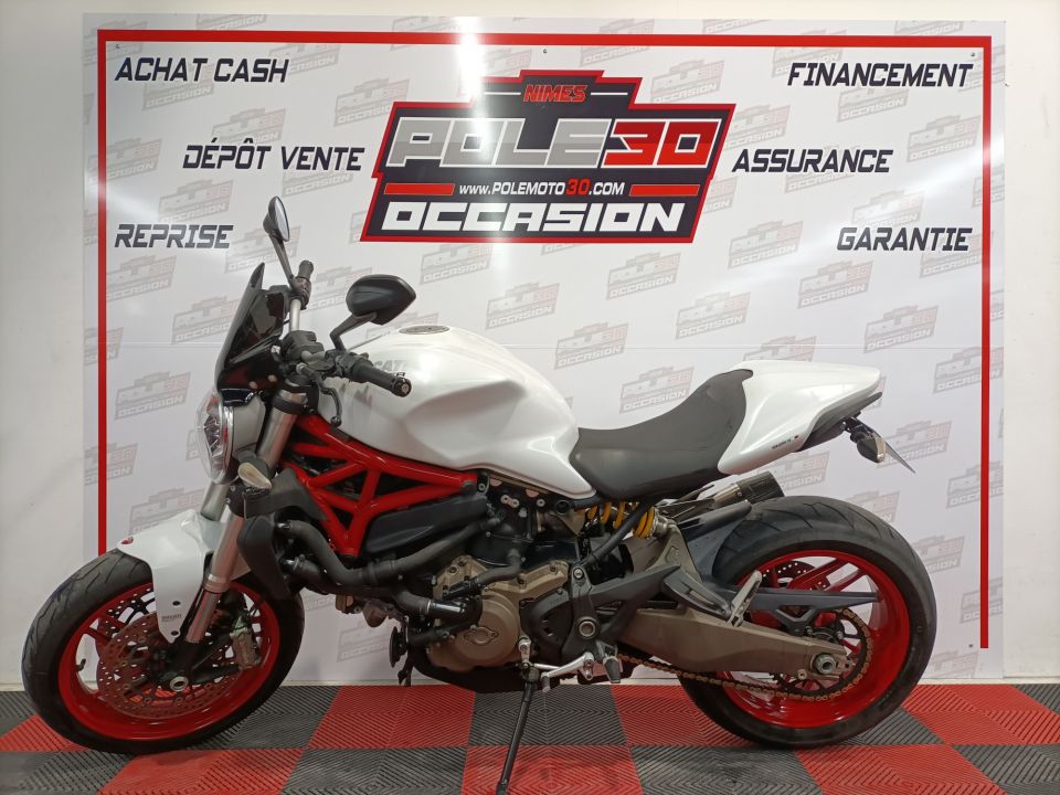 DUCATI MONSTER 821 4