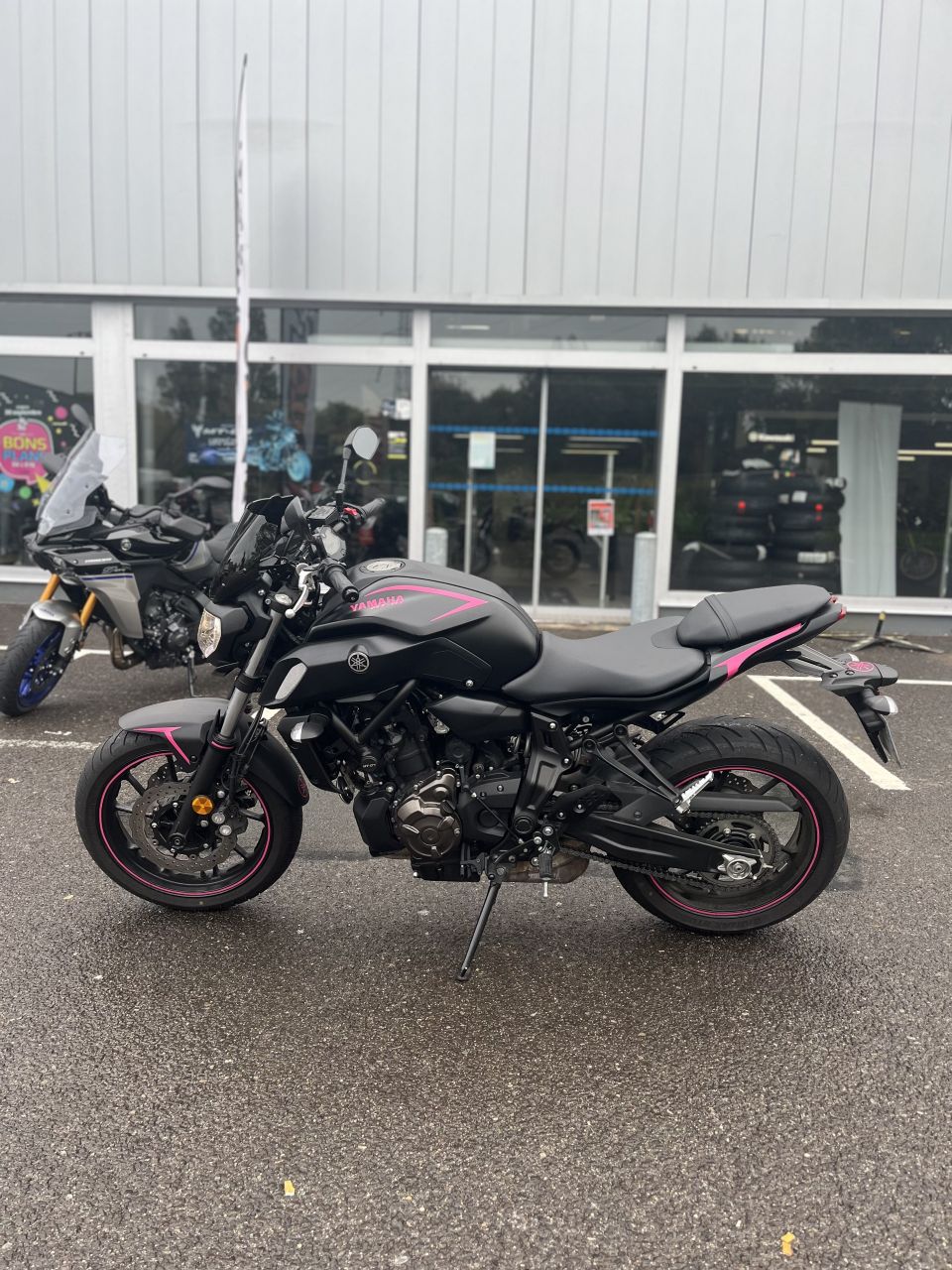 YAMAHA MT-07 4