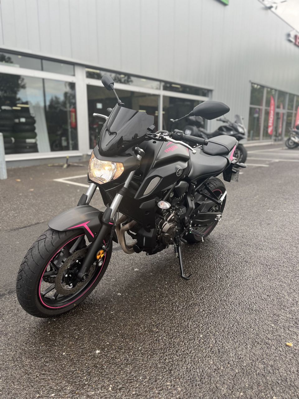 YAMAHA MT-07 4