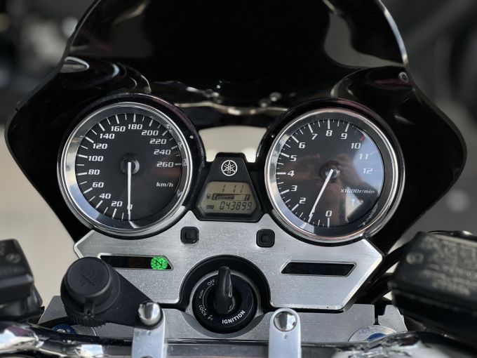 YAMAHA XJR 1300 4